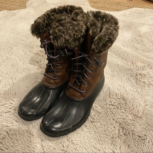 Sperry Brown Faux-Fur Lined Saltwater Duck Boots 6 - Picture 1 of 10